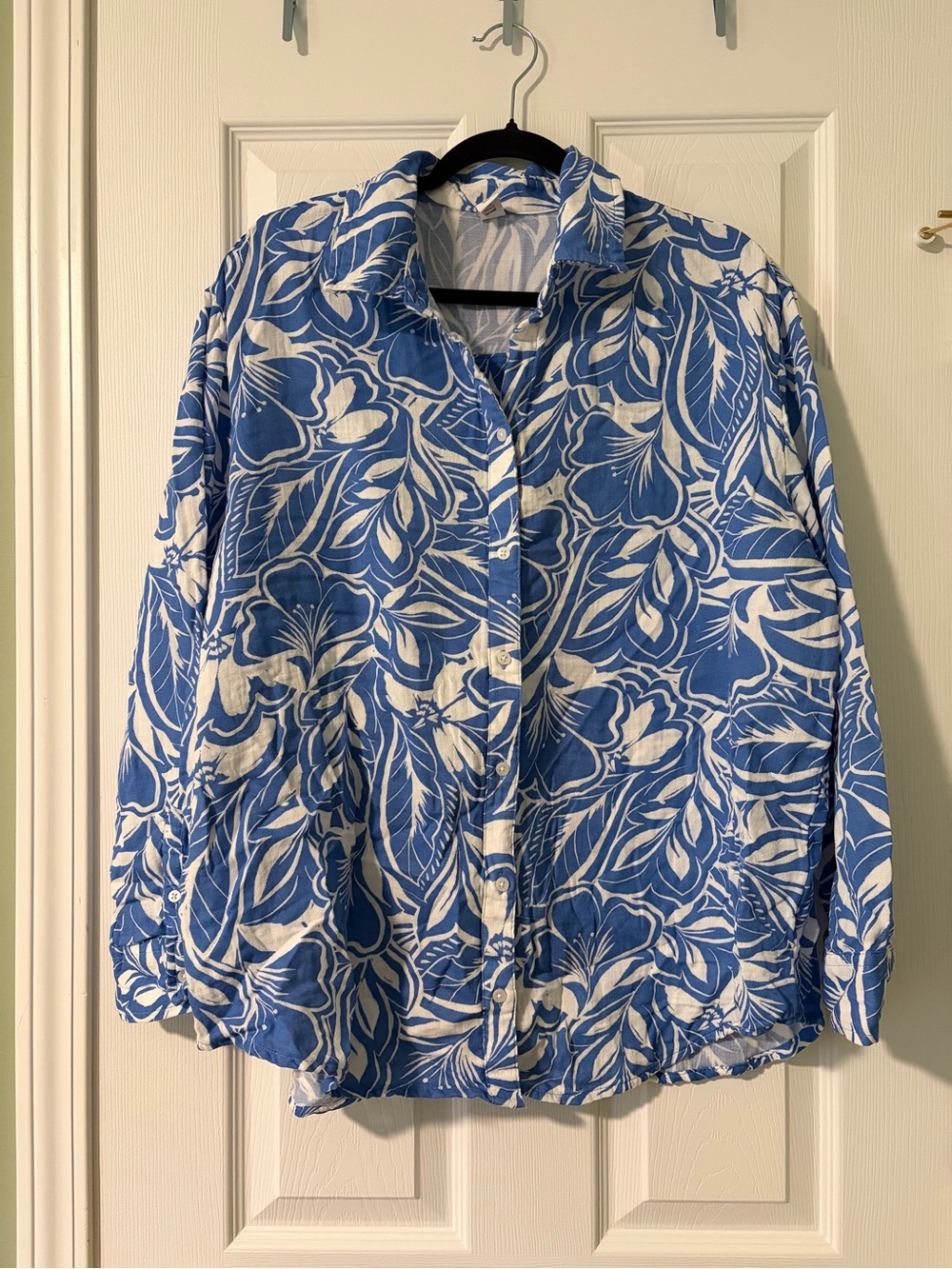 Old Navy White and Blue Tropical Print Shirt